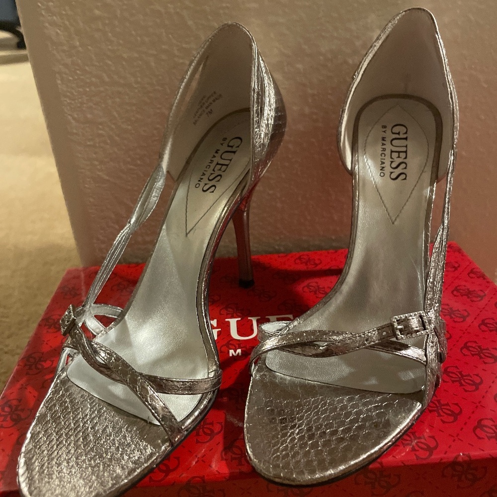 Guess by Marciano